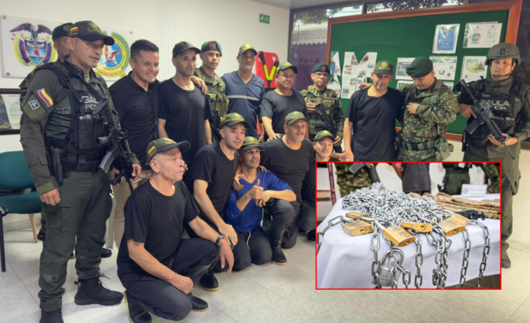  Los encadenaron y pidieron 5.000 millones de dólares por su libertad

 – En un click