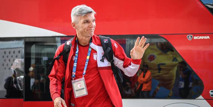  Santa Fe planea renovar por un año a Daniel Torres

 – En un click