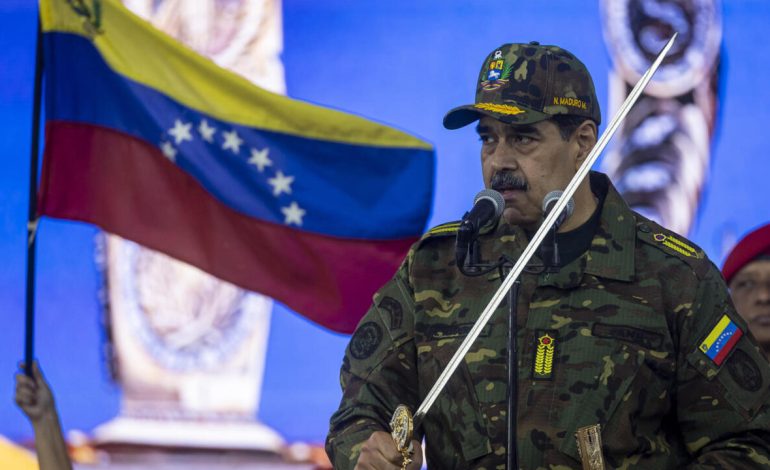  Maduro denuncia 17 semanas de “guerra psicológica” de EE.UU. tras despliegue en el Caribe – 

 – En un click