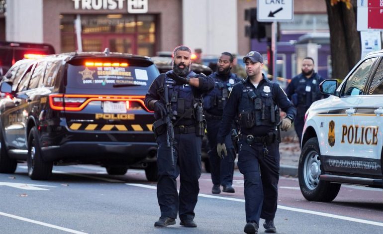  Tiroteo cerca de la Casa Blanca deja en estado crítico a dos soldados de la Guardia Nacional – 

 – En un click