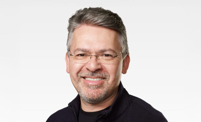  El hombre que no logró transformar Siri y el cerebro de la estrategia de IA finaliza su etapa

 – En un click