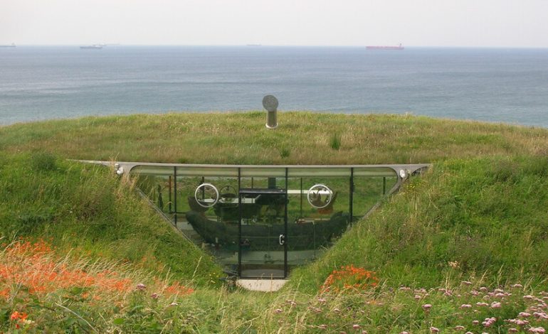  Un parlamentario británico no tenía permiso para construir una casa en el campo y solo le quedó una opción: desenterrarla

 – En un click