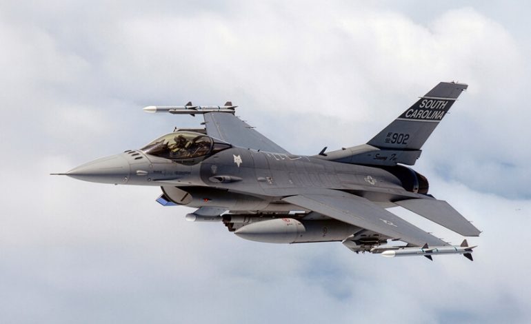  Creíamos que todo pasó gracias a los nuevos luchadores. El F-16 lleva 50 años en el aire y se sigue vendiendo como churros

 – En un click