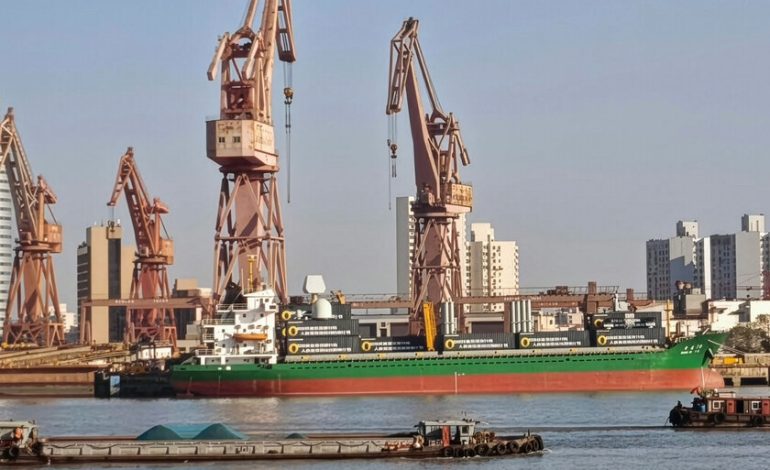  Barcos civiles que se pueden convertir en lanzadores de misiles.

 – En un click