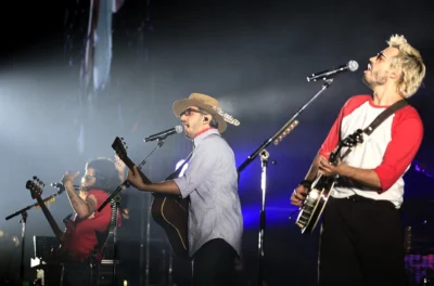  Morat concluye su gira ‘Cuestiones Pendientes’ 2025 con su debut en el Coliseo de Puerto Rico

 – En un click