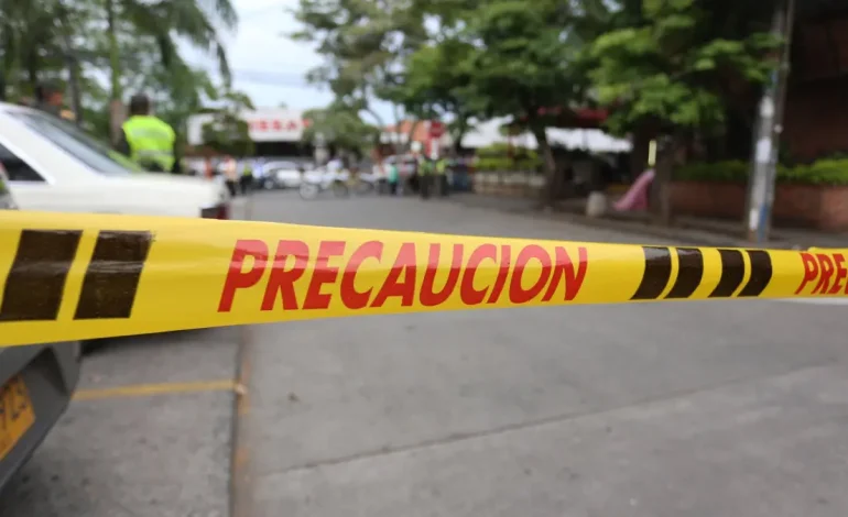  Investigan macabro asesinato de Cristian Camilo Carvajal, sargento segundo del Ejército, cuando visitaba a su madre en Flandes, Tolima

 – En un click
