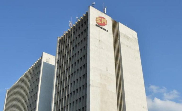  Fiscalía ordena investigación y suspende al gerente de Emcali, Roger Mina, por presuntas irregularidades en el alumbrado público de Cali

 – En un click