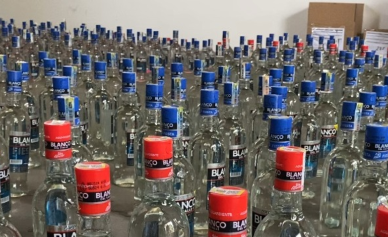  Sello borroso, etiqueta gris y líquido turbio, carteles que advierten presencia de licor adulterado en el Valle: atienda estas recomendaciones

 – En un click