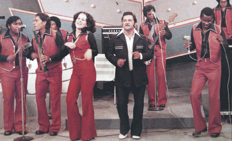  Desde hace 60 años enciende las velas y el inicio de la Navidad

 – En un click