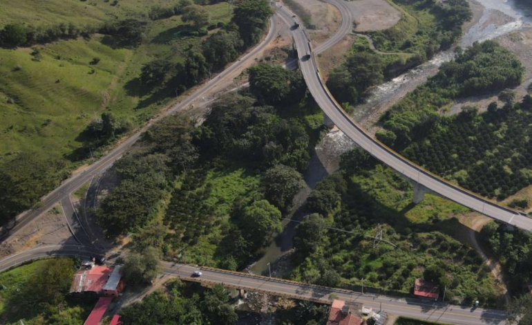  Reabre parcialmente la carretera Manizales-Medellín tras cierre por artefacto explosivo

 – En un click