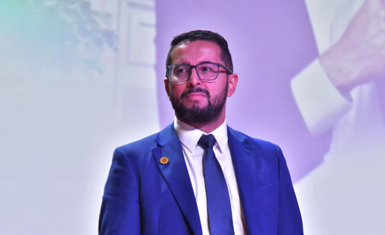  uno de ellos, la prohibición del consumo de drogas en los parques de la ciudad

 – En un click