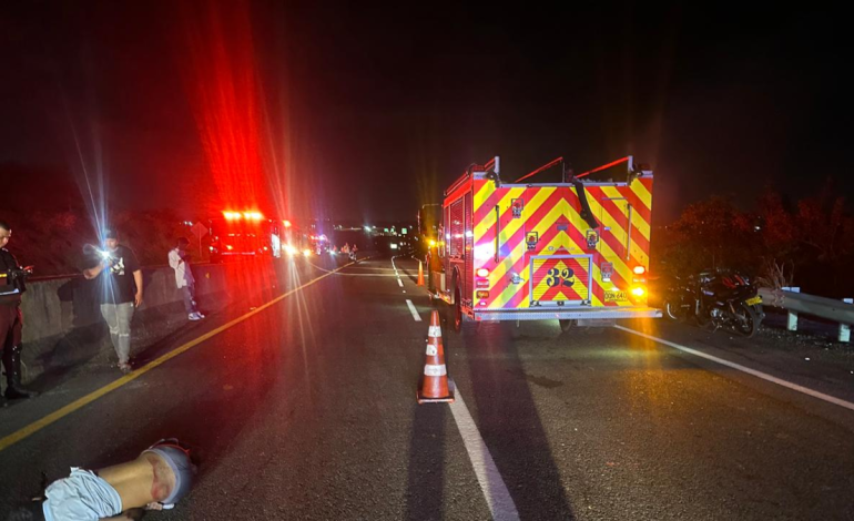  Grave accidente en la Circunvalar de la Prosperidad: un joven murió y un vehículo fue incinerado en medio de presuntos piquetes ilegales

 – En un click