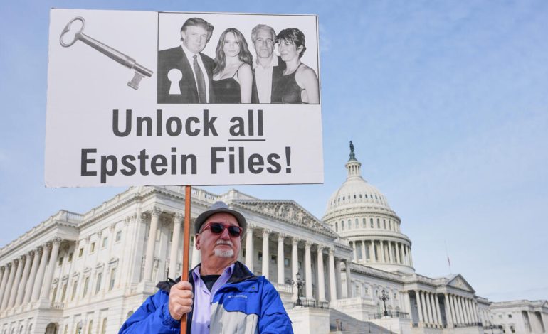  La Casa Blanca confirma entrega limitada de documentos del caso Epstein – 

 – En un click