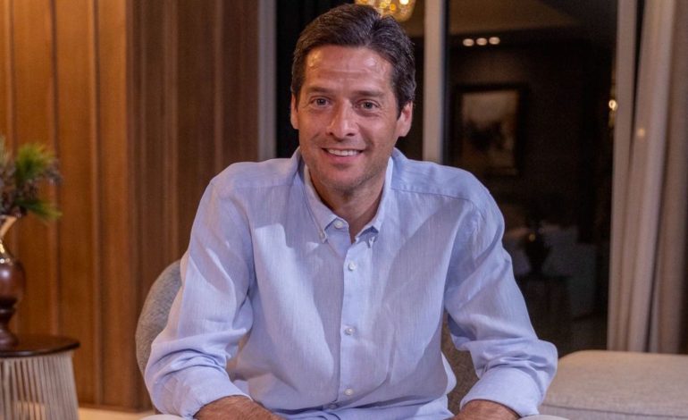  Mauricio Gómez Amín apoya la candidatura de Abelardo de la Espriella

 – En un click