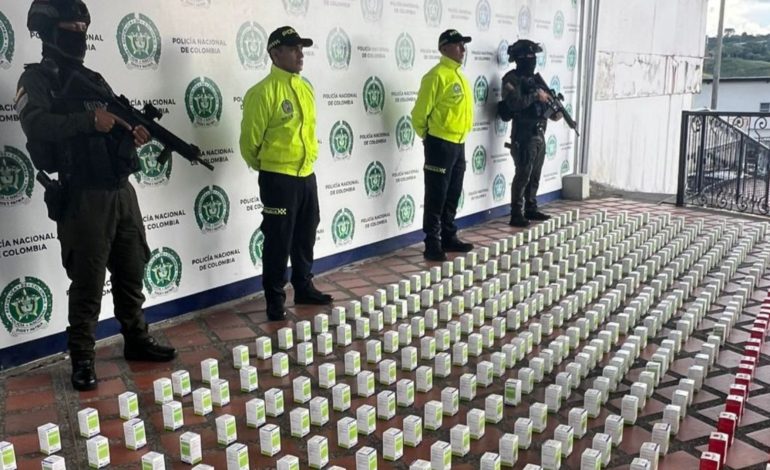  La policía incautó 531 botellas de «Tusa»

 – En un click