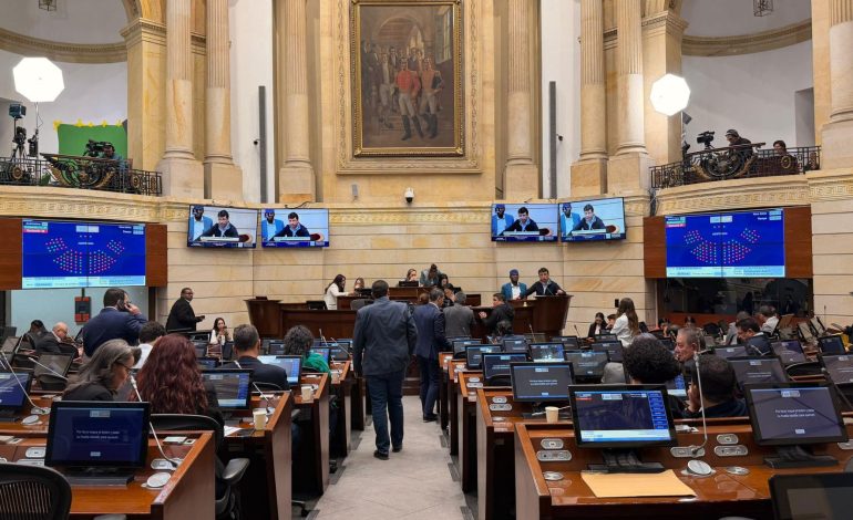  La resurrección de la Mesada 14 para los docentes avanza a la segunda vuelta legislativa

 – En un click