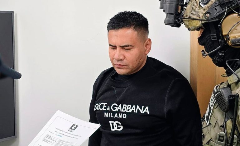  Petro aprueba la extradición de Felipe Marino, alias ‘Pipe Tuluá’

 – En un click
