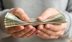  El dólar cae en Colombia: diciembre comienza con tendencia a la baja – 

 – En un click