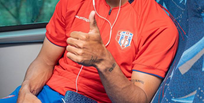  Junior habría adquirido un porcentaje de Jannenson Sarmiento

 – En un click