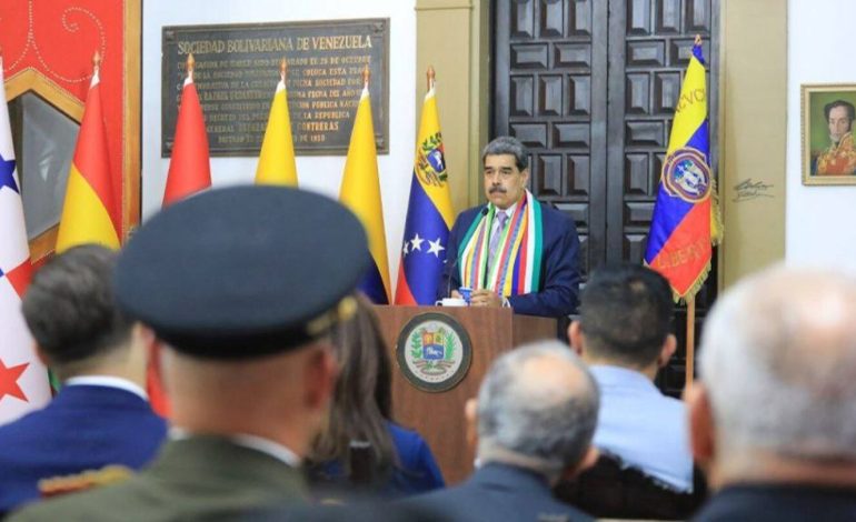  Un reconocimiento impulsado por el oficialismo revive el debate político en Venezuela – 

 – En un click