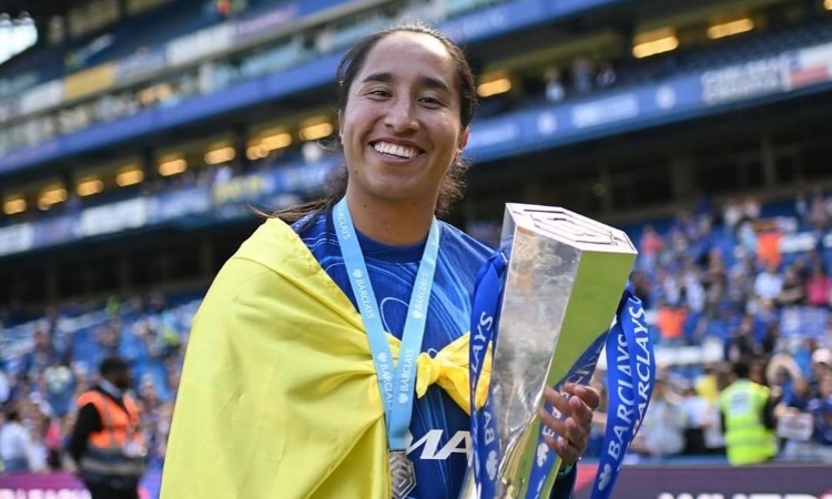  Mayra Ramírez la Mejor Futbolista Colombiana en el Exterior 2025

 – En un click