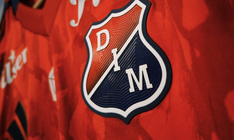  Medellín se queda con un central de la selección que tiene jerarquía

 – En un click