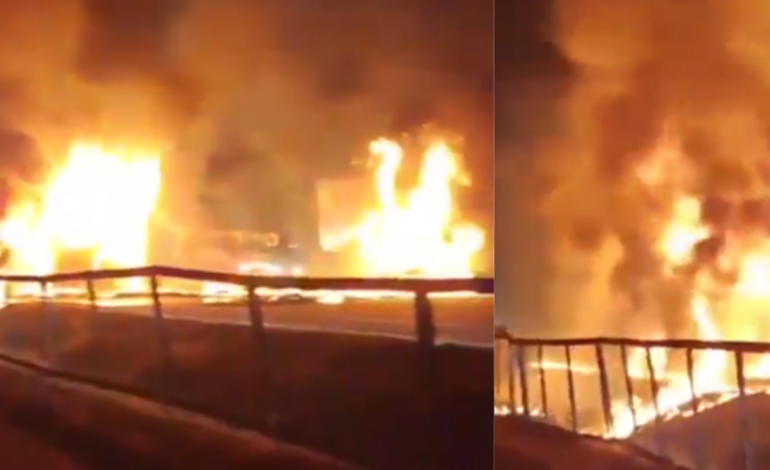  Tres menores ingresan en UCI tras incendio provocado por un volante en Medellín

 – En un click