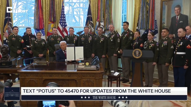  Trump clasifica el fentanilo como arma de destrucción masiva – 

 – En un click