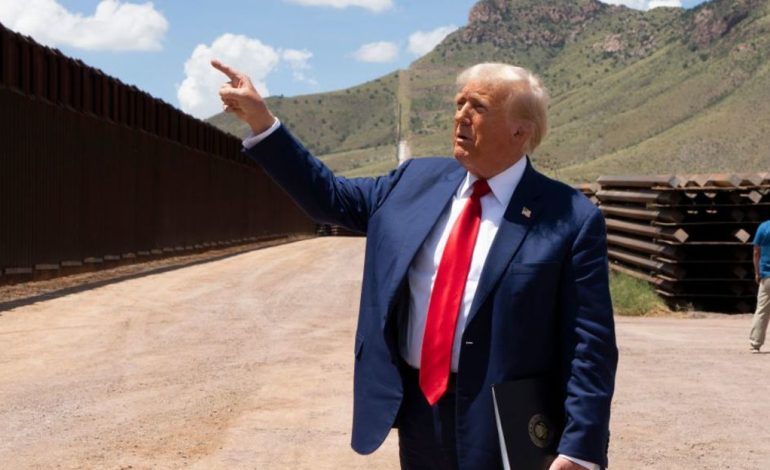  Donald Trump declara “cerrado en su totalidad” el espacio aéreo venezolano – 

 – En un click