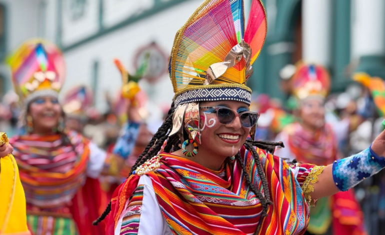  El Carnaval de Blancos y Negros llega a su versión número 100 como escaparate cultural, económico y de convivencia en el sur del país

 – En un click