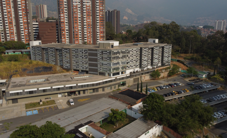 Denuncian que constructoras involucradas en el caso por el que fue imputado el exalcalde de Medellín, Daniel Quintero, adeudarían obras del Hospital Psiquiátrico

 – En un click