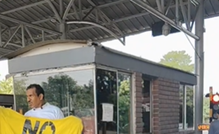  Comunidades exigen igualdad tras fin de concesión Barranquilla-Cartagena y levantan talanqueras

 – En un click