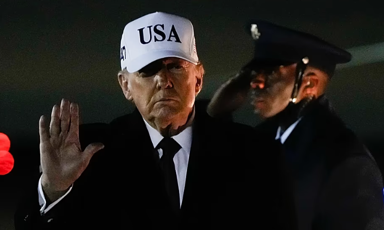  Impacto global por la imagen de Trump como jefe de Venezuela: ¿provocación o estrategia política? – 

 – En un click