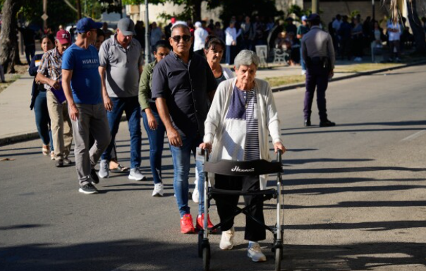  Estados Unidos endurece política migratoria y congela visas de residencia para 75 países, entre ellos varios latinoamericanos – 

 – En un click