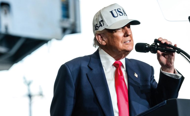  Donald Trump acusa a Nicolás Maduro de tener una «cámara de tortura» en Caracas

 – En un click