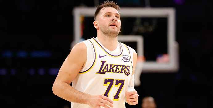  Doncic y Antetokounmpo lideran la votación para el All Star Game

 – En un click