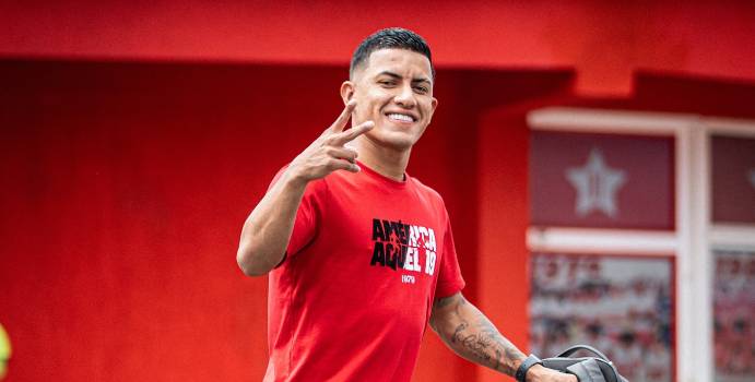  Junior habría cambiado las condiciones para Cristian Barrios

 – En un click