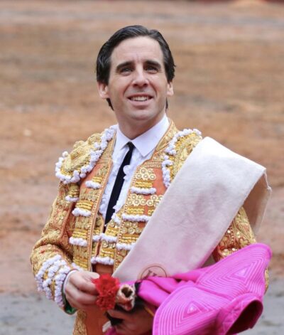  Bajo la lluvia, Manizales concluyó su última corrida de la temporada

 – En un click