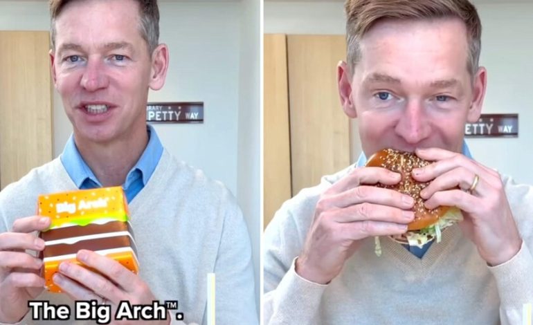  Son un «producto» y sus directores generales los tratan como tal

 – En un click