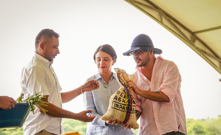  ¿Está estancada la reforma agraria en el Valle? Cruce de versiones entre ANT y Gobierno sobre coordinación regional frenó entrega de tierras

 – En un click