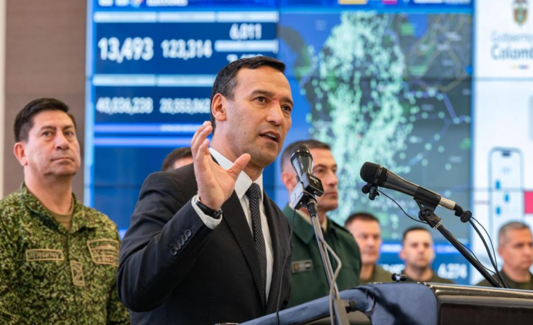  El Ministerio de Defensa Pedro Sánchez califica de ‘reacción cobarde’ el atentado con moto bomba en Briceño

 – En un click