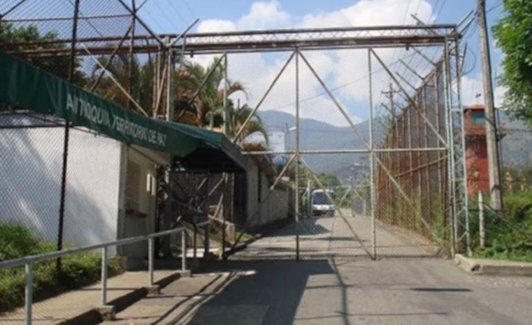  Gobierno suspende diálogos de Paz Urbana en Medellín por fiesta en cárcel de Itagüí

 – En un click