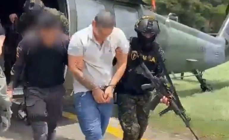  Ejército y CTI capturan a guerrillero del ELN alias ‘Fabián’

 – En un click
