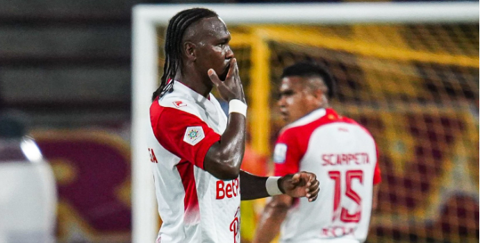  ¿Concentrarse en la Libertadores o pelear la Liga?: Rodallega responde

 – En un click