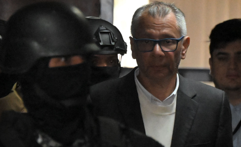  Ecuador llama a consultas a embajadora – 

 – En un click