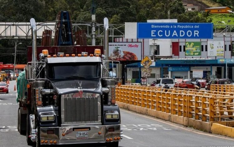  Exministro cuestiona superávit entre Ecuador y Colombia: “no es crecimiento real” – 

 – En un click