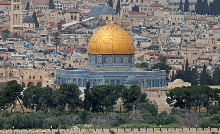  Jerusalén reabre lugares santos tras tregua – 

 – En un click