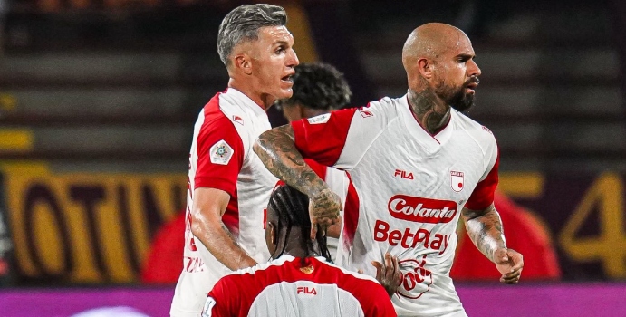  Santa Fe tendrá dos salidas que perjudican la Copa Libertadores

 – En un click